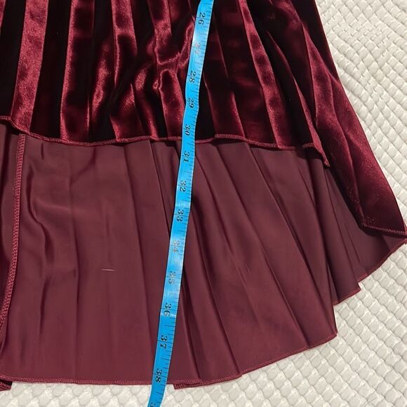 EUC- ASOS- 12. Off Shoulder Velvet Dress - Picture 5 of 8